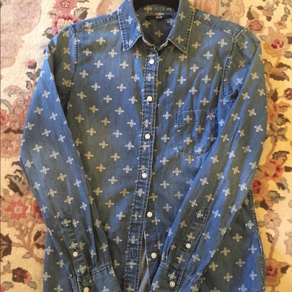Uniqlo button down shirt.